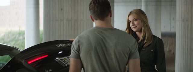 File:Cap and Blonde CW.jpg