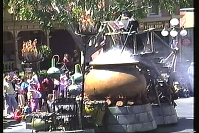 File:SW50thParade11.jpg