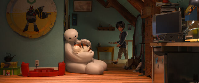 Datei:Baymax und Hiro.jpg