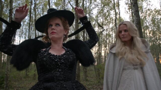 File:Once Upon a Time - 5x08 - Birth - Zelena Tied Up.jpg