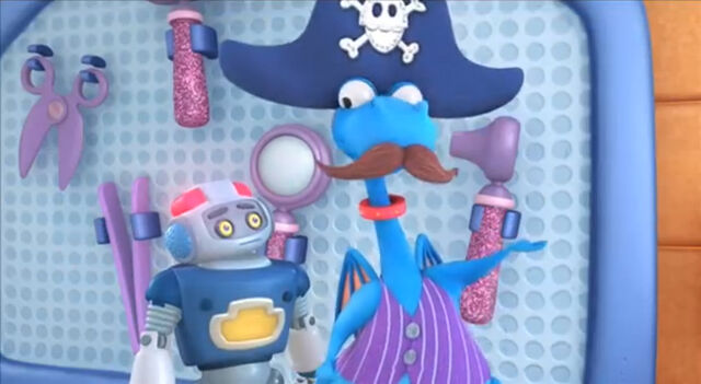 File:Stuffy and robot ray.jpg