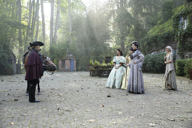 File:Once Upon a Time - 6x03 - The Other Shoe - Photography - Cinderella with Stepmother and Sisters.jpg