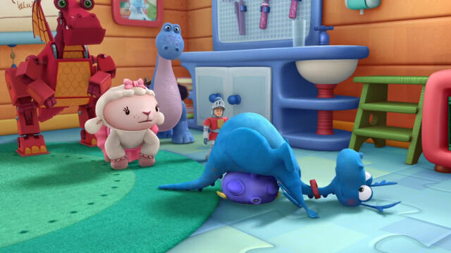 File:Stuffy crashes onto squeakers.jpg