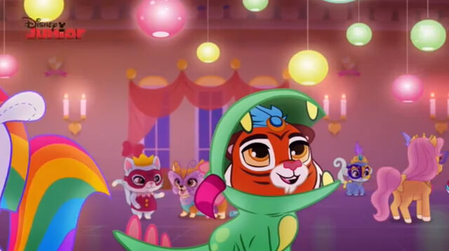 File:Sultan in his dinosaur costume.jpg