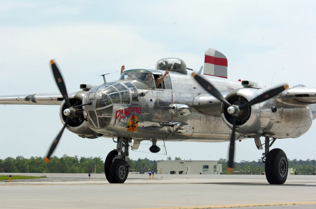 File:B-25J Bomber.jpg