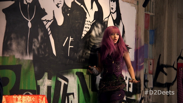 File:Descendants 2 photography 1.png