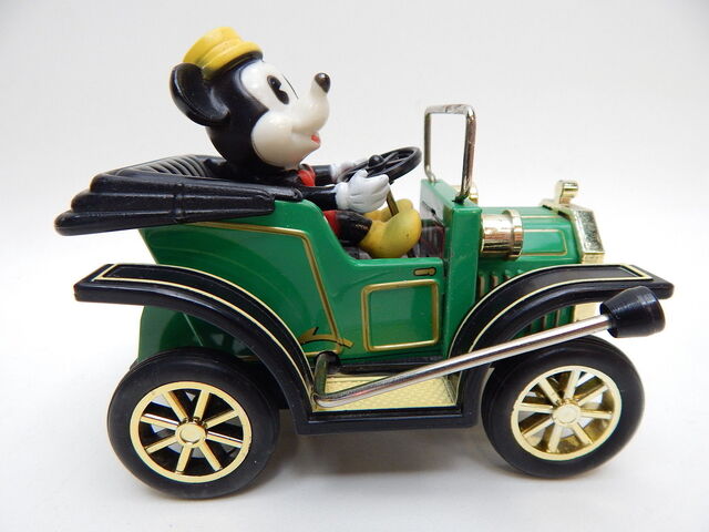 File:Mickey oldtimer car.jpg
