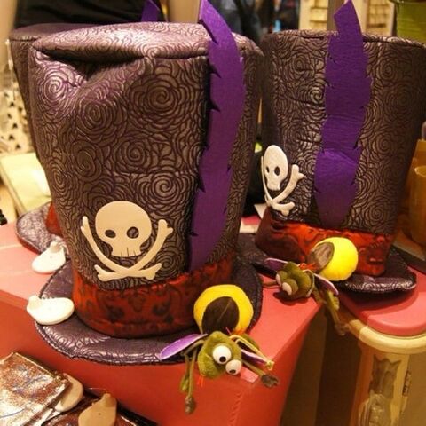 File:Dr Facilier hats DLP.jpg