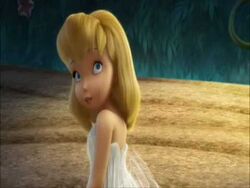 Tinkerbellfairiesdrawnear