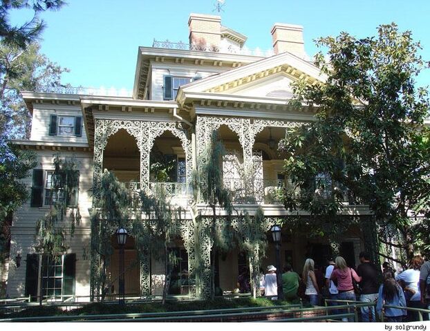 File:Disneylandmansion.jpeg