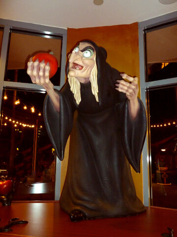 File:CandycdINwch2.jpg