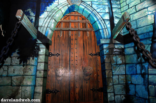 File:Castledoors.jpg