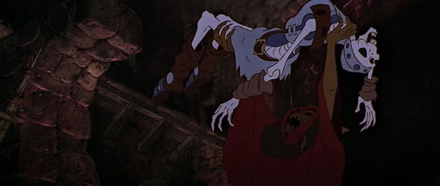 File:Horned King cauldron.jpg