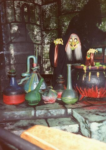 File:Cauldronwitch.jpg