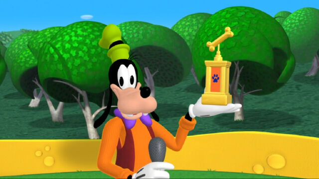File:Goofy dog trophy.jpg