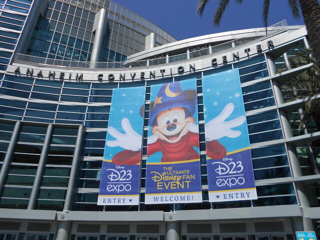 File:Anaheim Convention Center Entrance.jpg