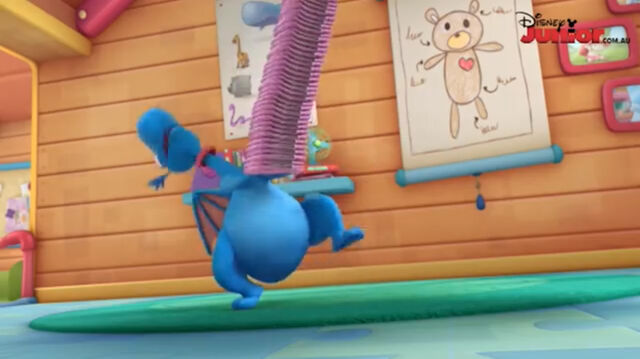 File:Stuffy stack of diapers.jpg
