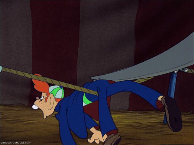 File:Dumbo-disneyscreencaps com-1943.jpg