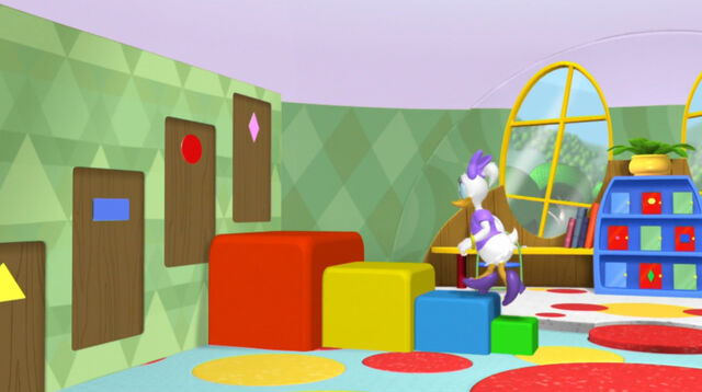 File:Daisy walks up to the fourth door.jpg