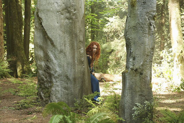 File:OUAT Merida hiding.jpg
