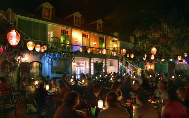 File:Blue Bayou (Disneyland) Inside.jpg