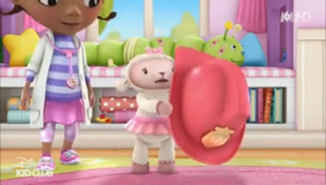 File:Lambie firefighter hat2.jpg