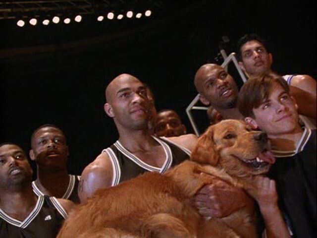 File:Air-bud2-disneyscreencaps.com-537.jpg