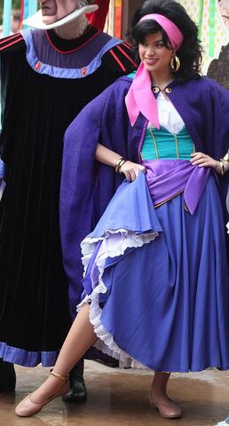 File:Esmeralda Disneyland.jpg