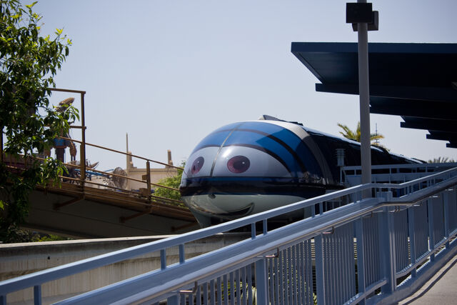 File:Mandy Monorail.jpg