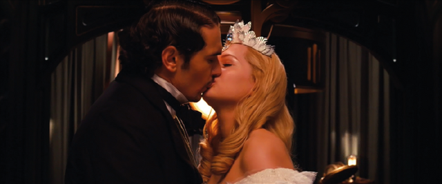 File:Oscar-and-Glinda-Kiss.png