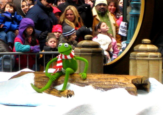 File:Kermitmacysparade1.jpg
