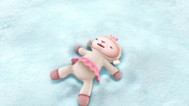 File:Lambie makes a snow angel.jpg
