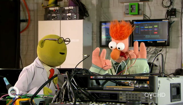 File:Qvc bunsen beaker wires.jpg