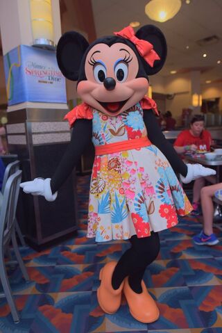 File:MinnieMouseatrestaraunt.jpg
