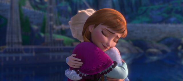File:Anna-elsa-hug.jpg