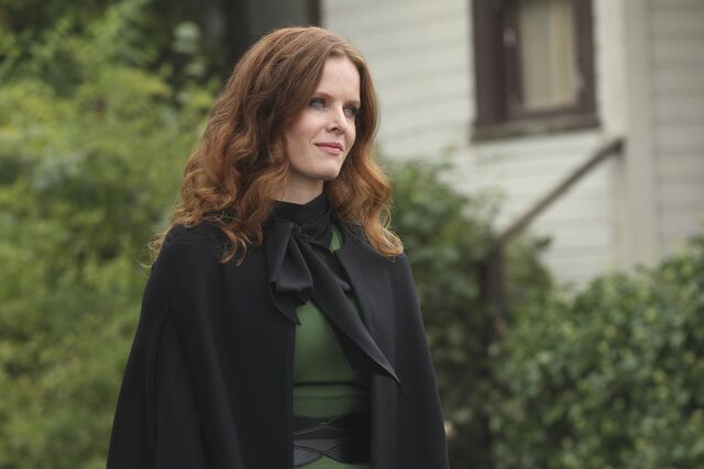 File:Once Upon a Time - 6x06 - Dark Waters - Photgraphy - Zelena.jpg