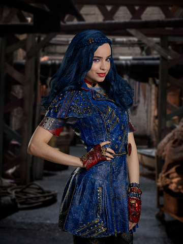 File:Descendants 2 - Evie.png