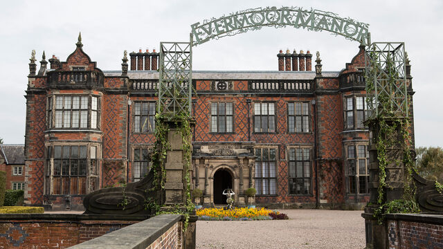 File:EvermoorManor.jpg