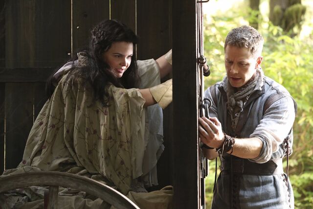 File:Once Upon a Time - 6x07 - Heartless - Photography - David and Snow 2.jpg