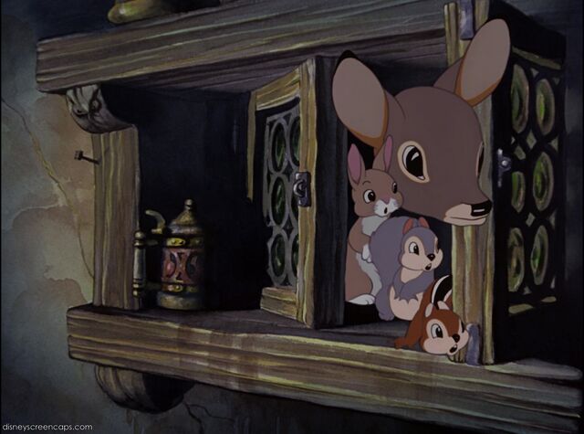 File:Watching the Dwarfs.jpg