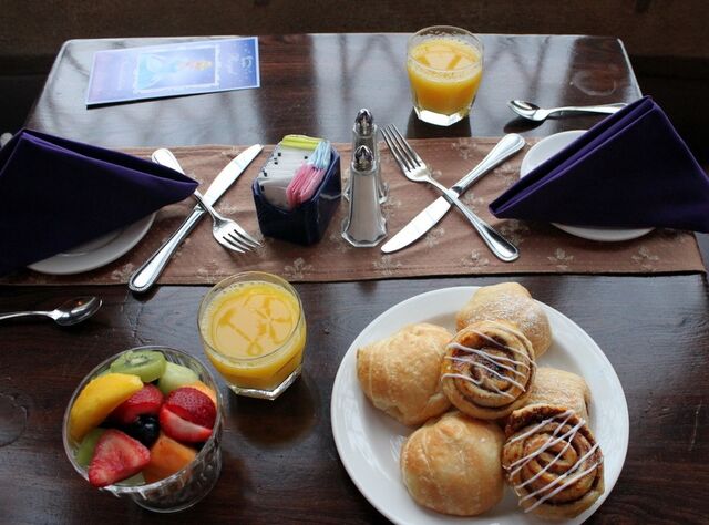 File:Table-setting.jpg