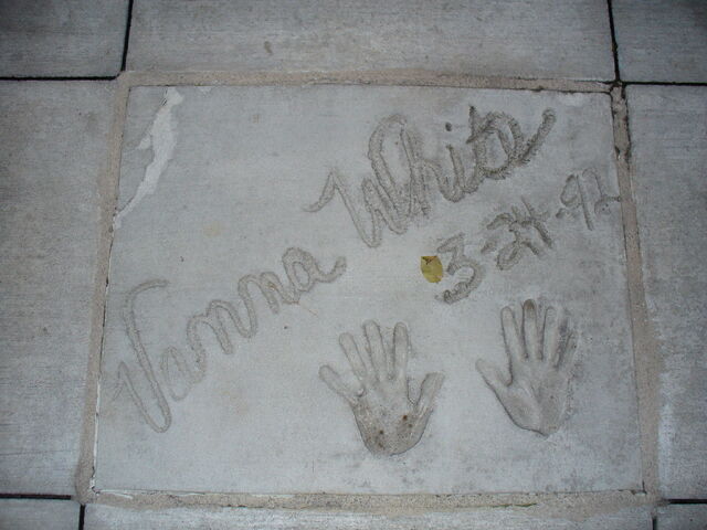 File:Vanna handprints.jpg