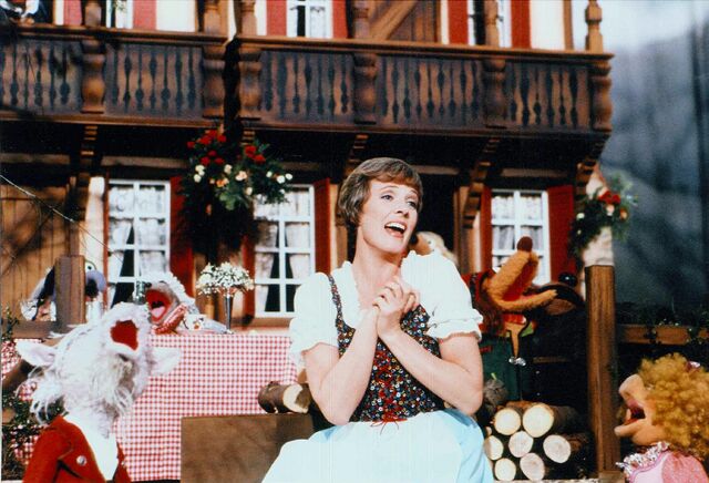 File:Julie Andrews02.jpg