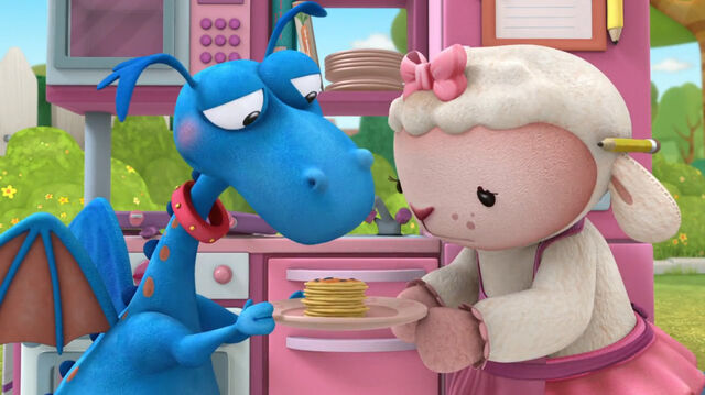 File:Stuffy and lambie with flapjacks.jpg