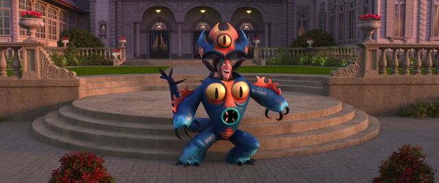File:Fredtryingonhissuit.jpg