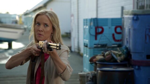 File:Once Upon a Time - 6x03 - The Other Shoe - Ashley with Rifle.jpg