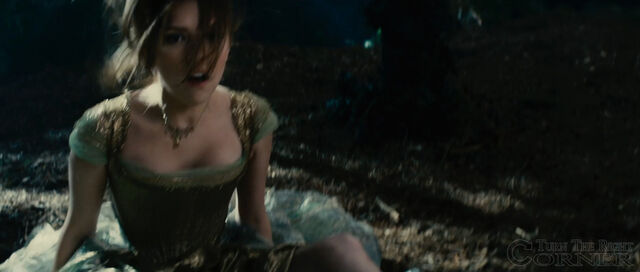 File:Into-the-woods-movie-screenshot-anna-kendrick-cinderella-6.jpg