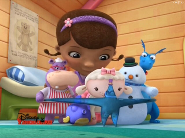 File:Oooeyhuggingthegang.jpg