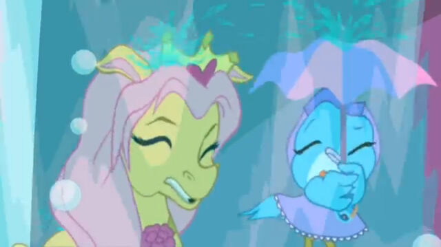 File:Petite and miss featherbon.jpg