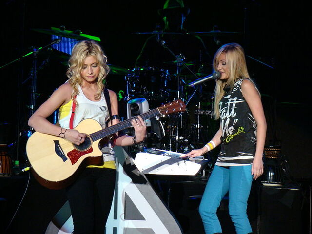 File:Alyson and AJ Michalka.jpg